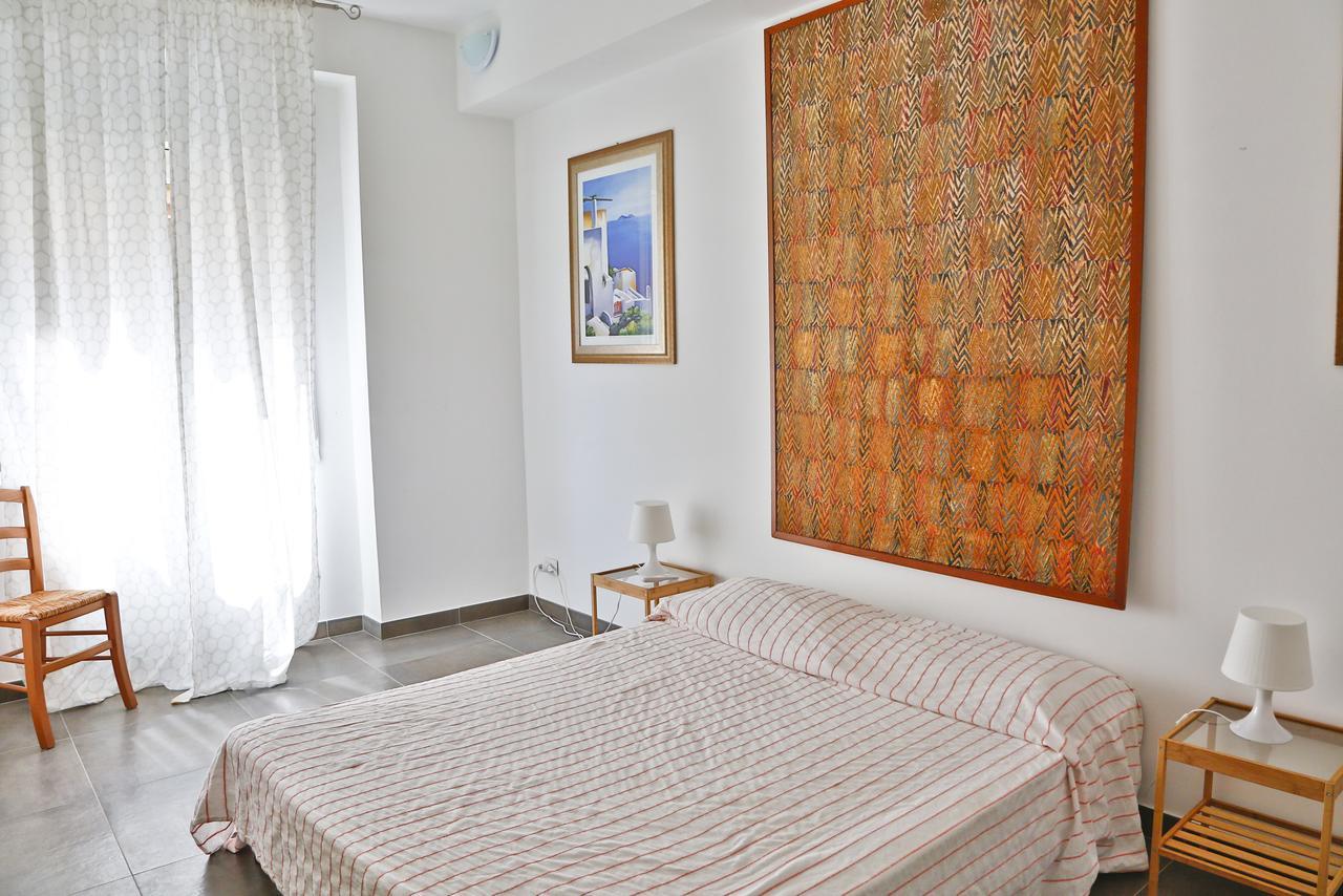 Family House - By Vacation Service Cefalù Eksteriør billede