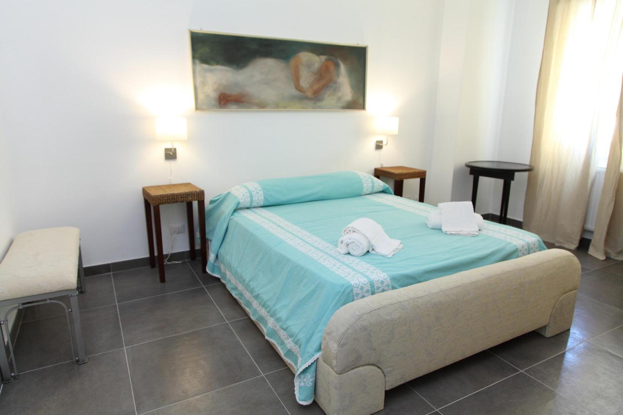Family House - By Vacation Service Cefalù Eksteriør billede
