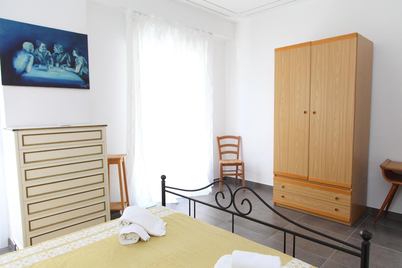 Family House - By Vacation Service Cefalù Eksteriør billede