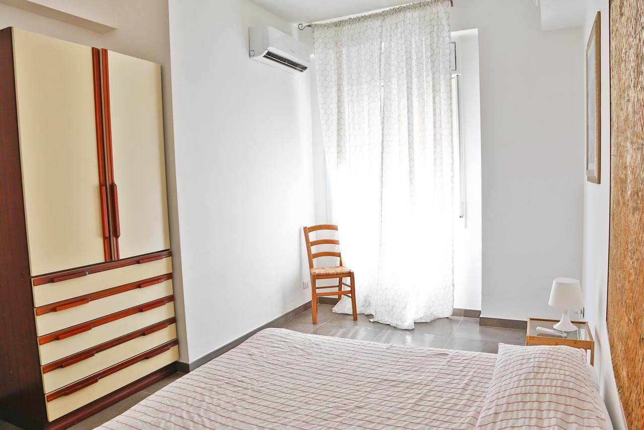 Family House - By Vacation Service Cefalù Eksteriør billede